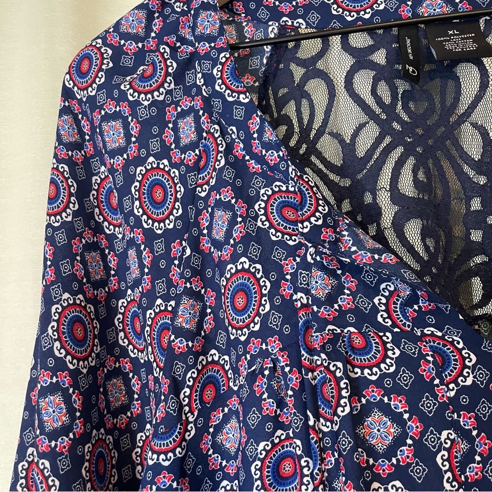 New Directions Bandanna Print Long Blouse - Picture 10 of 11